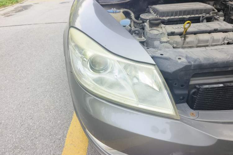Used Skoda Octavia 2013 1.6L Automatic Yijie Edition Right Front Headlight
