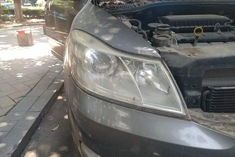 Used Skoda Octavia 2013 1.6L Automatic Yijie Edition Right Front Headlight