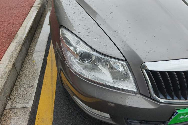 Used Skoda Octavia 2013 1.6L Automatic Yijie Edition Right Front Headlight