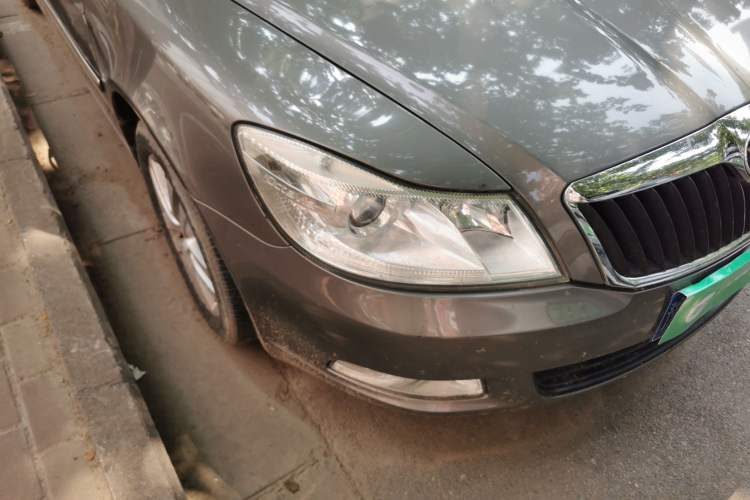 Used Skoda Octavia 2013 1.6L Automatic Yijun Edition Right Front Headlight