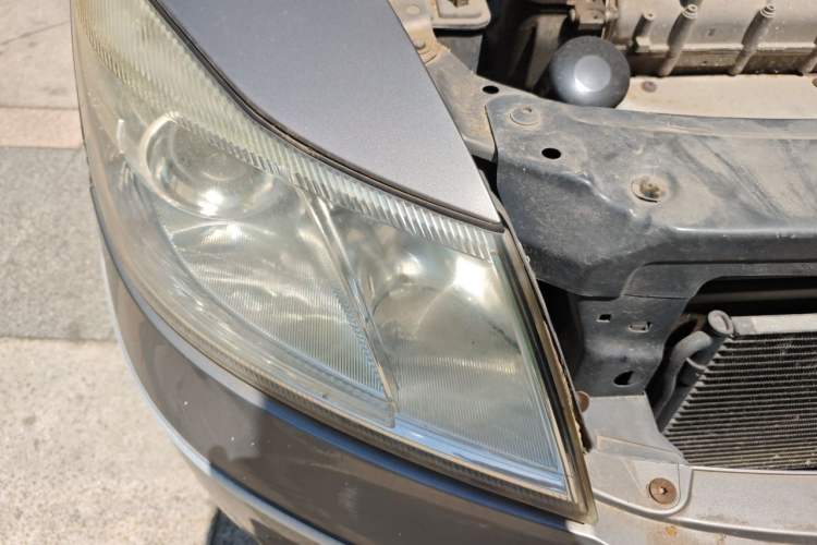 Used Skoda Octavia 2013 1.6L Manual Yijie Edition Right Front Headlight