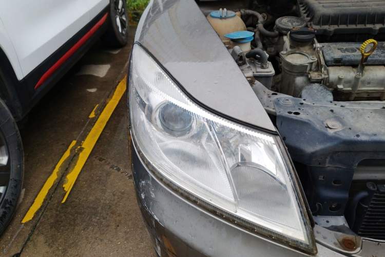 Used Skoda Octavia 2013 1.6L Automatic Yijie Edition Right Front Headlight