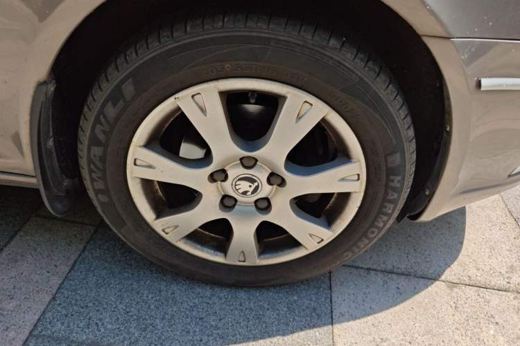 Used Skoda Octavia 2013 1.6L Manual Yijie Edition Right Front Wheel Hub