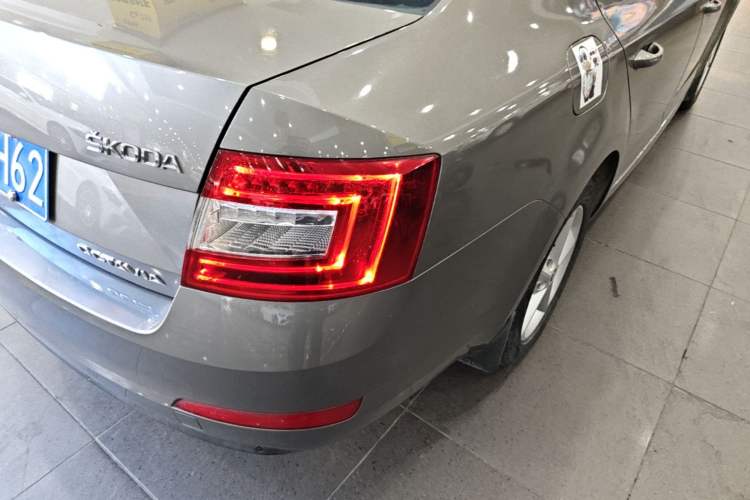 Used Skoda Octavia 2013 1.6L Automatic Yijie Edition Right Rear Taillight