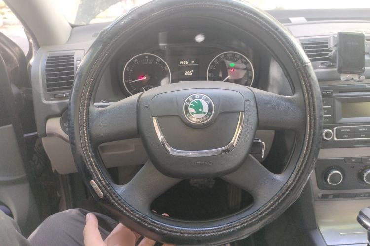 Used Skoda Octavia 2013 1.6L Automatic Yijie Edition Steering Wheel