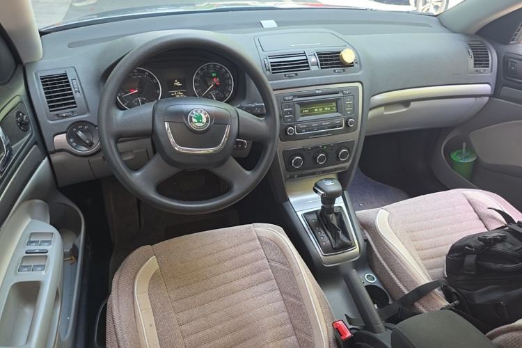 Used Skoda Octavia 2013 1.6L Automatic Yijie Edition Steering Wheel