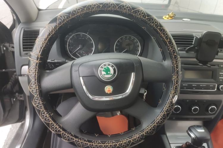 Used Skoda Octavia 2013 2.0L Automatic Yijie Edition Steering Wheel