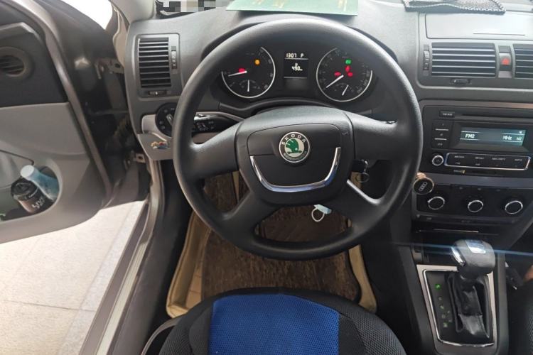 Used Skoda Octavia 2013 1.6L Automatic Yijie Edition Steering Wheel