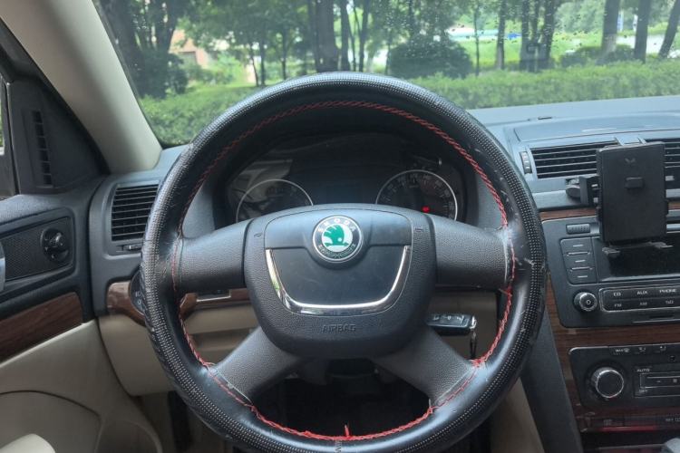 Used Skoda Octavia 2013 1.6L Automatic Yijun Edition Steering Wheel
