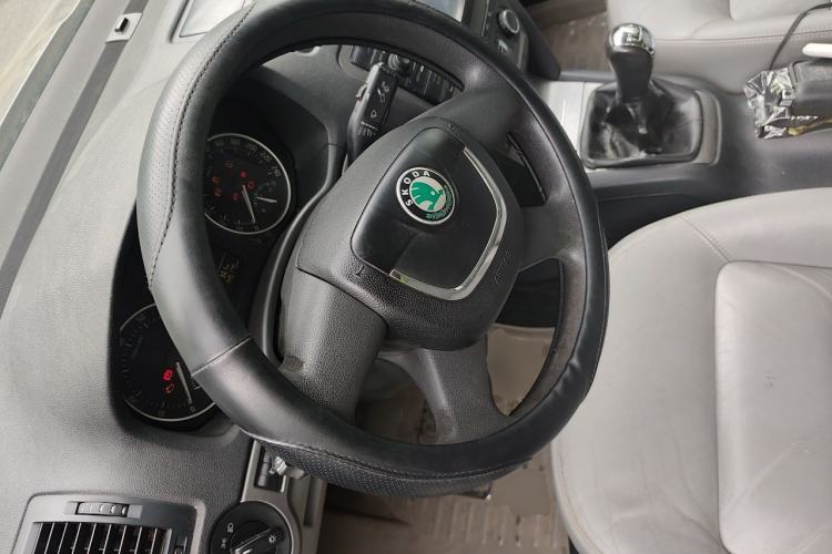 Used Skoda Octavia 2013 1.6L Manual Yijun Edition Steering Wheel