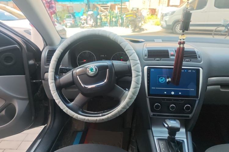 Used Skoda Octavia 2013 1.6L Automatic Yijie Edition Steering Wheel