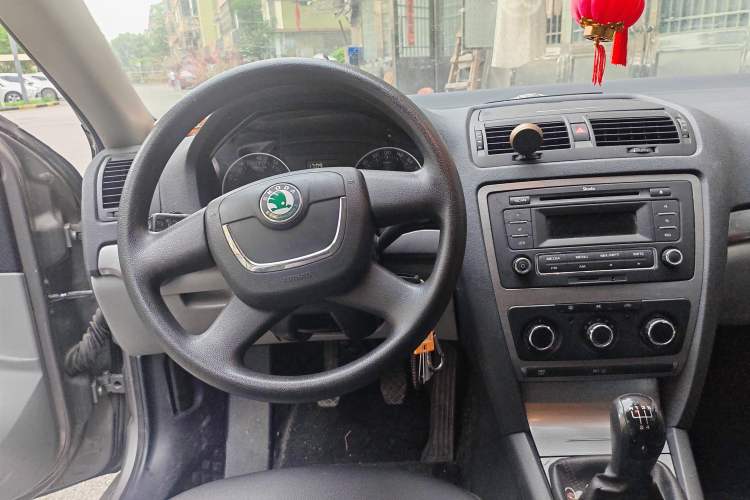 Used Skoda Octavia 2013 1.6L Manual Yijie Edition Steering Wheel