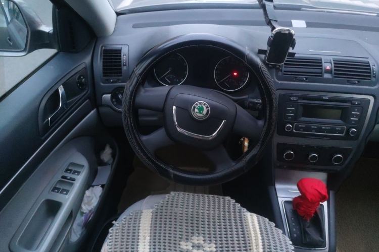 Used Skoda Octavia 2013 1.6L Automatic Yijie Edition Steering Wheel