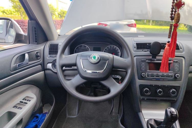 Used Skoda Octavia 2013 1.6L Manual Yijie Edition Steering Wheel