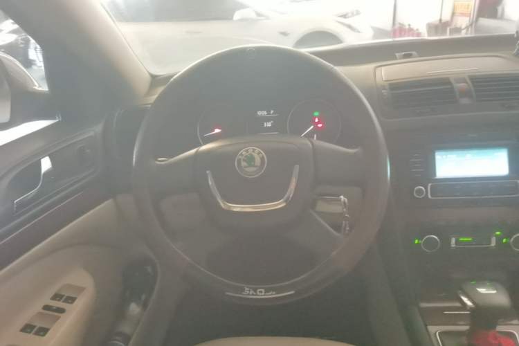 Used Skoda Octavia 2013 1.6L Automatic Yijun Edition Steering Wheel