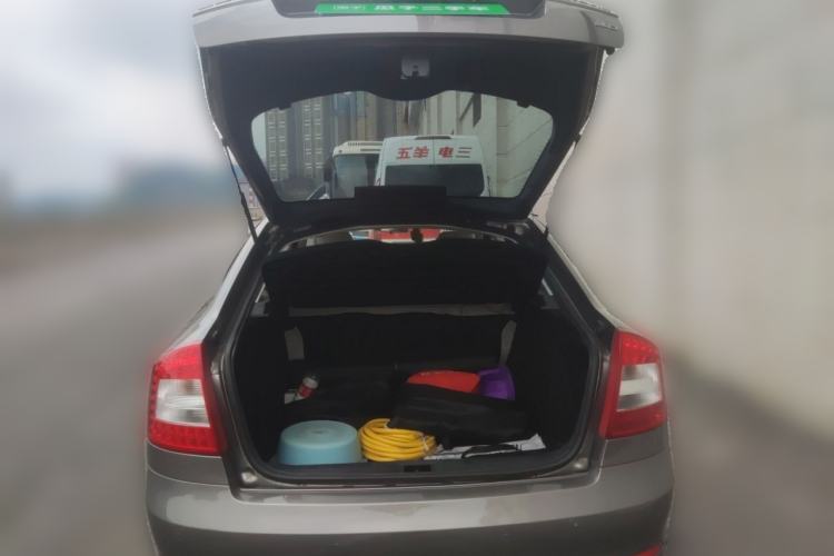 Used Skoda Octavia 2013 2.0L Automatic Yijie Edition Trunk
