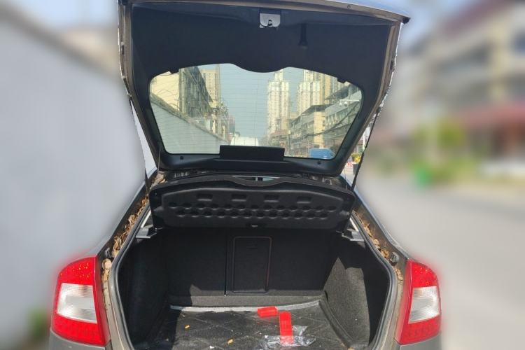 Used Skoda Octavia 2013 1.6L Automatic Yijun Edition Trunk