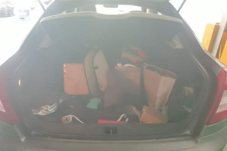 Used Skoda Octavia 2013 1.6L Automatic Yijun Edition Trunk