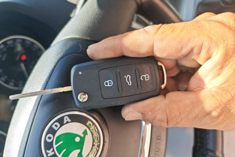 Used Skoda Octavia 2013 1.6L Manual Yijie Edition Vehicle Key