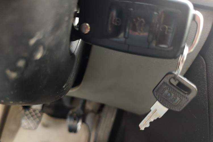 Used Skoda Octavia 2013 1.6L Manual Yijun Edition Vehicle Key