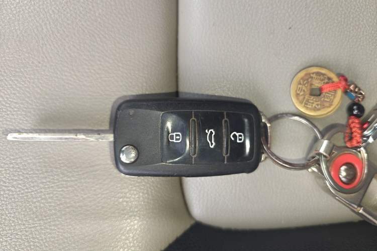 Used Skoda Octavia 2013 1.6L Manual Yijie Edition Vehicle Key