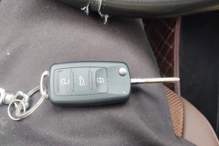 Used Skoda Octavia 2013 1.6L Manual Yijie Edition Vehicle Key