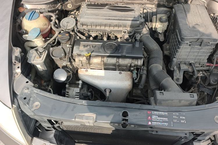 Used Skoda Octavia 2013 1.6L Automatic Yijie Edition Engine Bay