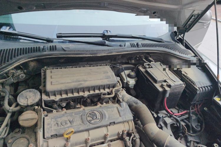 Used Skoda Octavia 2013 1.6L Manual Yijun Edition Engine Bay Left