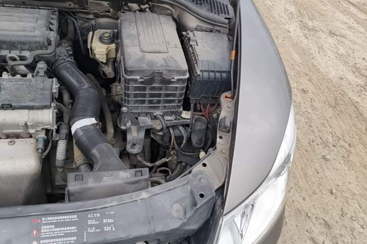 Used Skoda Octavia 2013 1.6L Automatic Yijun Edition Engine Bay Left