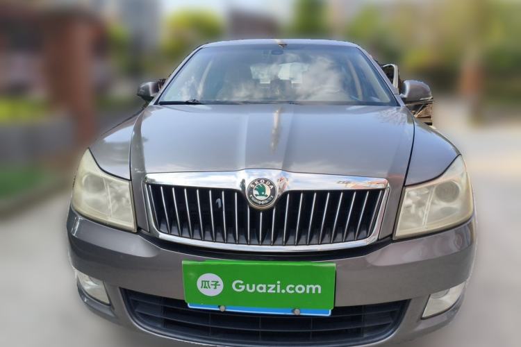 Used Skoda Octavia 2013 1.6L Manual Yijun Edition Front
