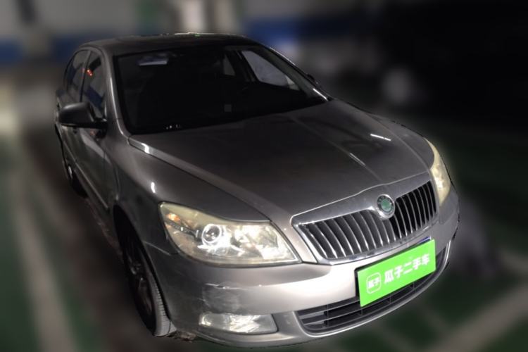 Used Skoda Octavia 2013 1.6L Automatic Yijun Edition Front Right 45 Deg