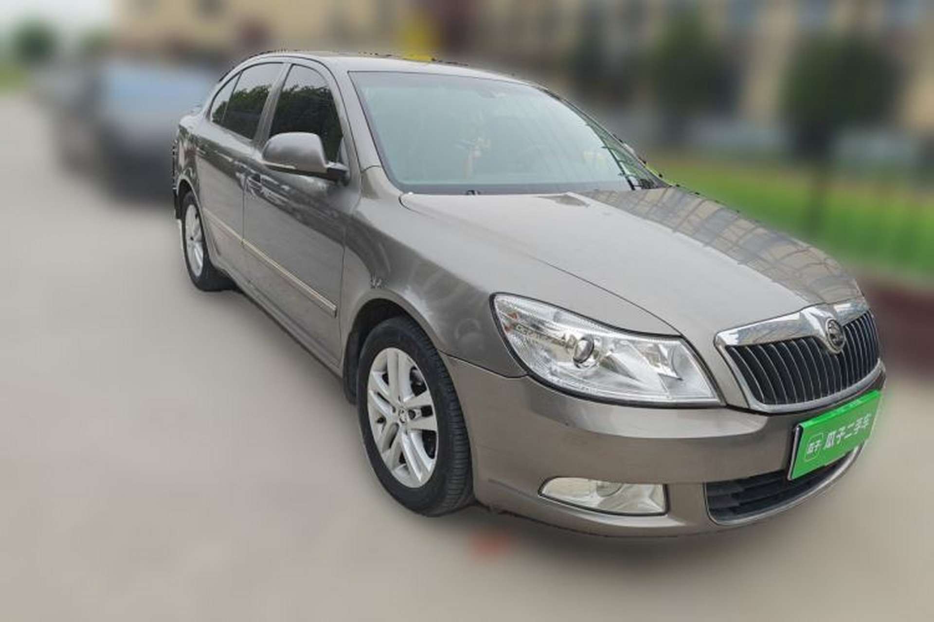 Used Skoda Octavia 2013 1.6L Manual Yijun Edition Front Right 45 Deg
