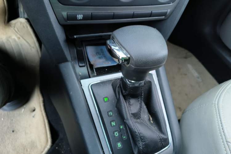 Used Skoda Octavia 2013 1.6L Automatic Elegance Edition Gear Lever