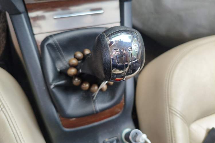 Used Skoda Octavia 2013 1.6L Manual Yijun Edition Gear Lever