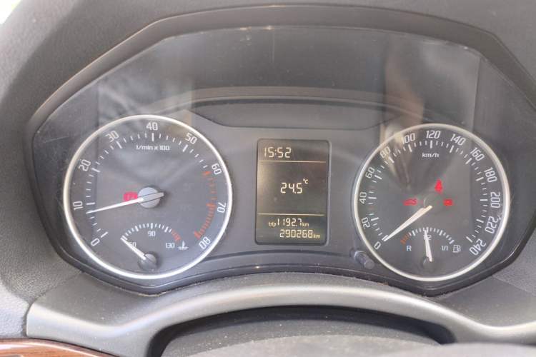 Used Skoda Octavia 2013 1.6L Manual Yijun Edition Instrument Cluster