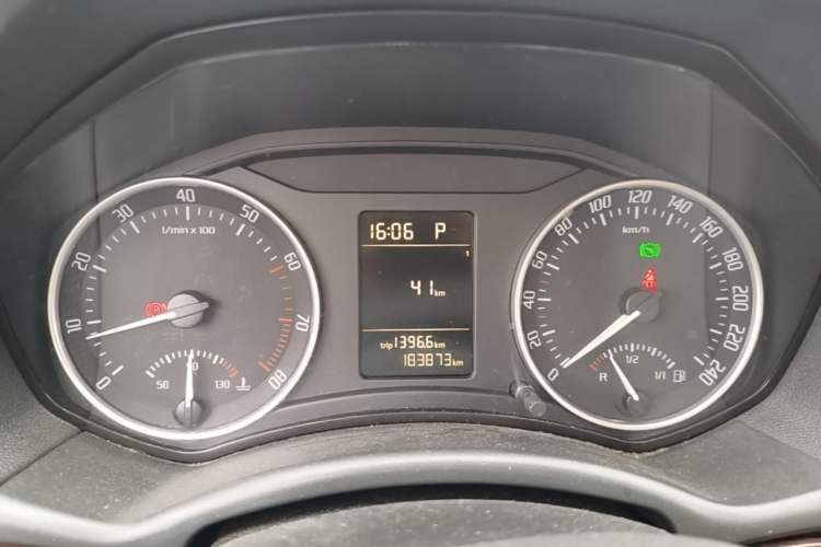 Used Skoda Octavia 2013 1.6L Automatic Yijun Edition Instrument Cluster