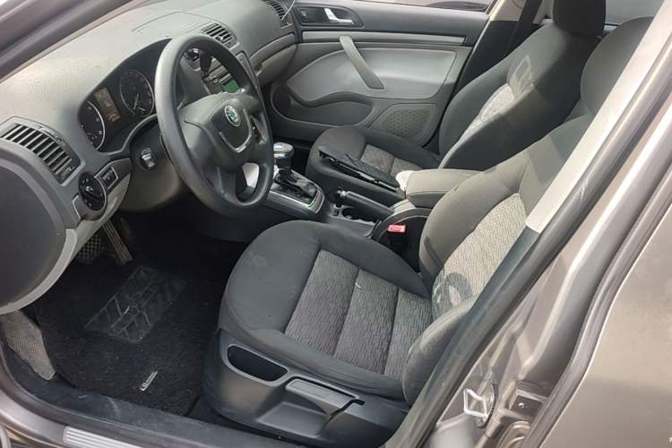 Used Skoda Octavia 2013 1.6L Automatic Yijie Edition Left Front Seat