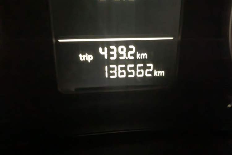 Used Skoda Octavia 2013 1.6L Automatic Yijun Edition Odometer Close Up