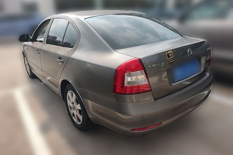 Used Skoda Octavia 2013 1.6L Automatic Yijie Edition Rear Left 45 Deg