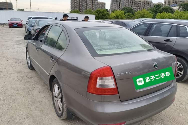 Used Skoda Octavia 2013 1.6L Automatic Yijun Edition Rear Left 45 Deg