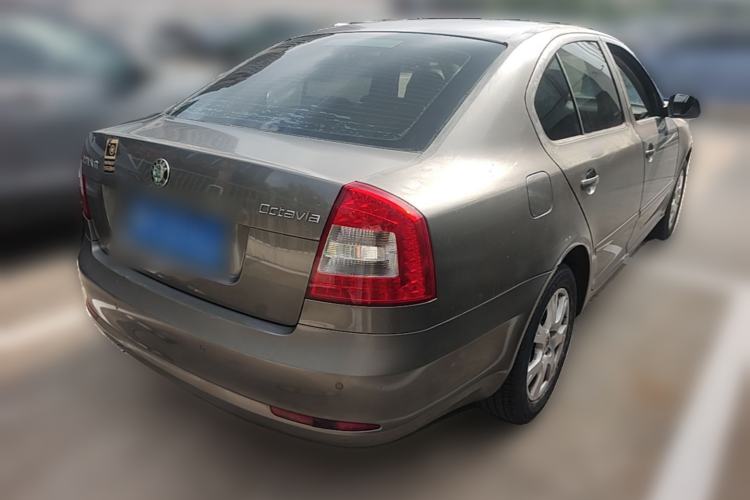 Used Skoda Octavia 2013 1.6L Automatic Yijie Edition Rear Right 45 Deg