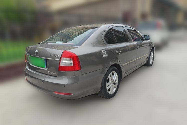 Used Skoda Octavia 2013 1.6L Manual Yijun Edition Rear Right 45 Deg