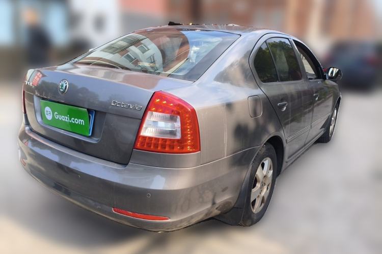 Used Skoda Octavia 2013 1.6L Manual Yijun Edition Rear Right 45 Deg