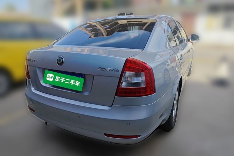 Used Skoda Octavia 2013 1.6L Manual Yijie Edition Rear Right 45 Deg