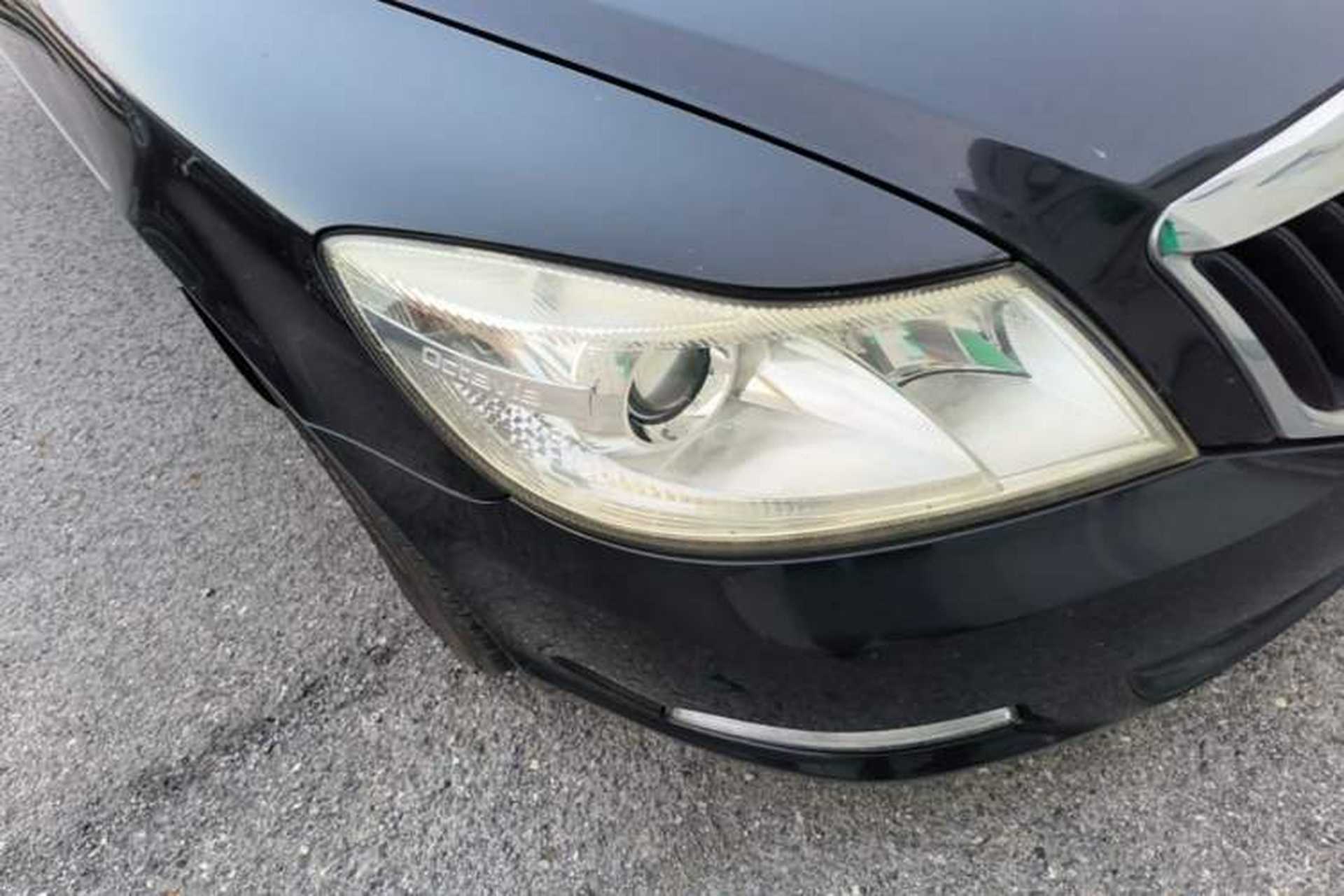 Used Skoda Octavia 2013 1.6L Automatic Elegance Edition Right Front Headlight