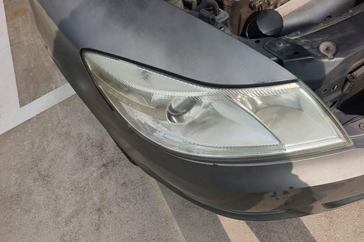 Used Skoda Octavia 2013 1.6L Automatic Yijie Edition Right Front Headlight