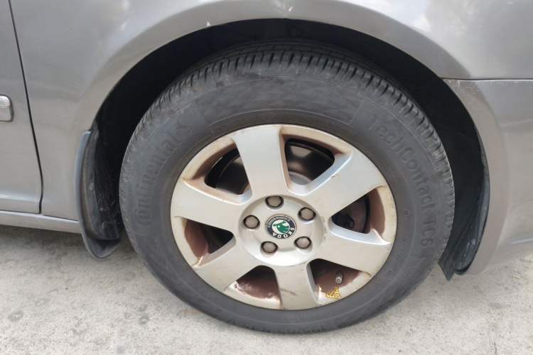 Used Skoda Octavia 2013 1.6L Manual Yijun Edition Right Front Wheel Hub