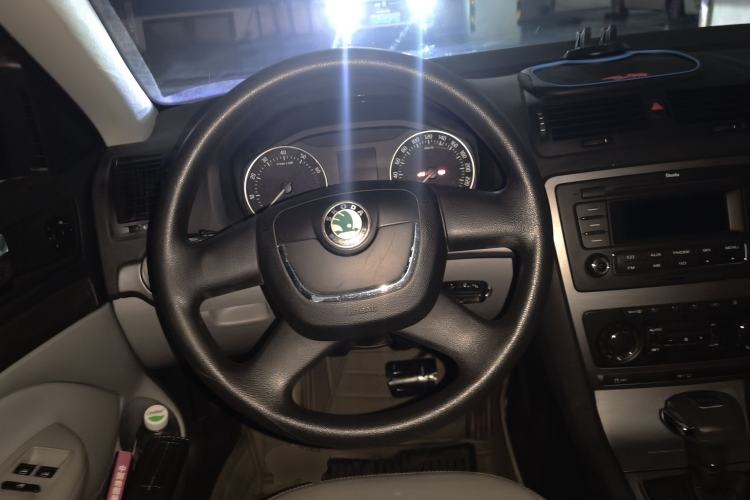 Used Skoda Octavia 2013 1.6L Automatic Yijun Edition Steering Wheel