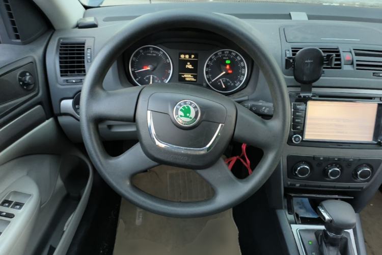 Used Skoda Octavia 2013 1.6L Automatic Elegance Edition Steering Wheel