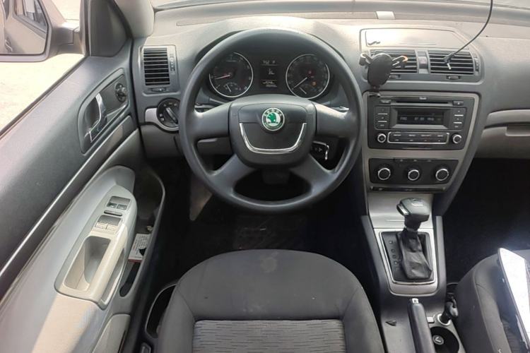 Used Skoda Octavia 2013 1.6L Automatic Yijie Edition Steering Wheel